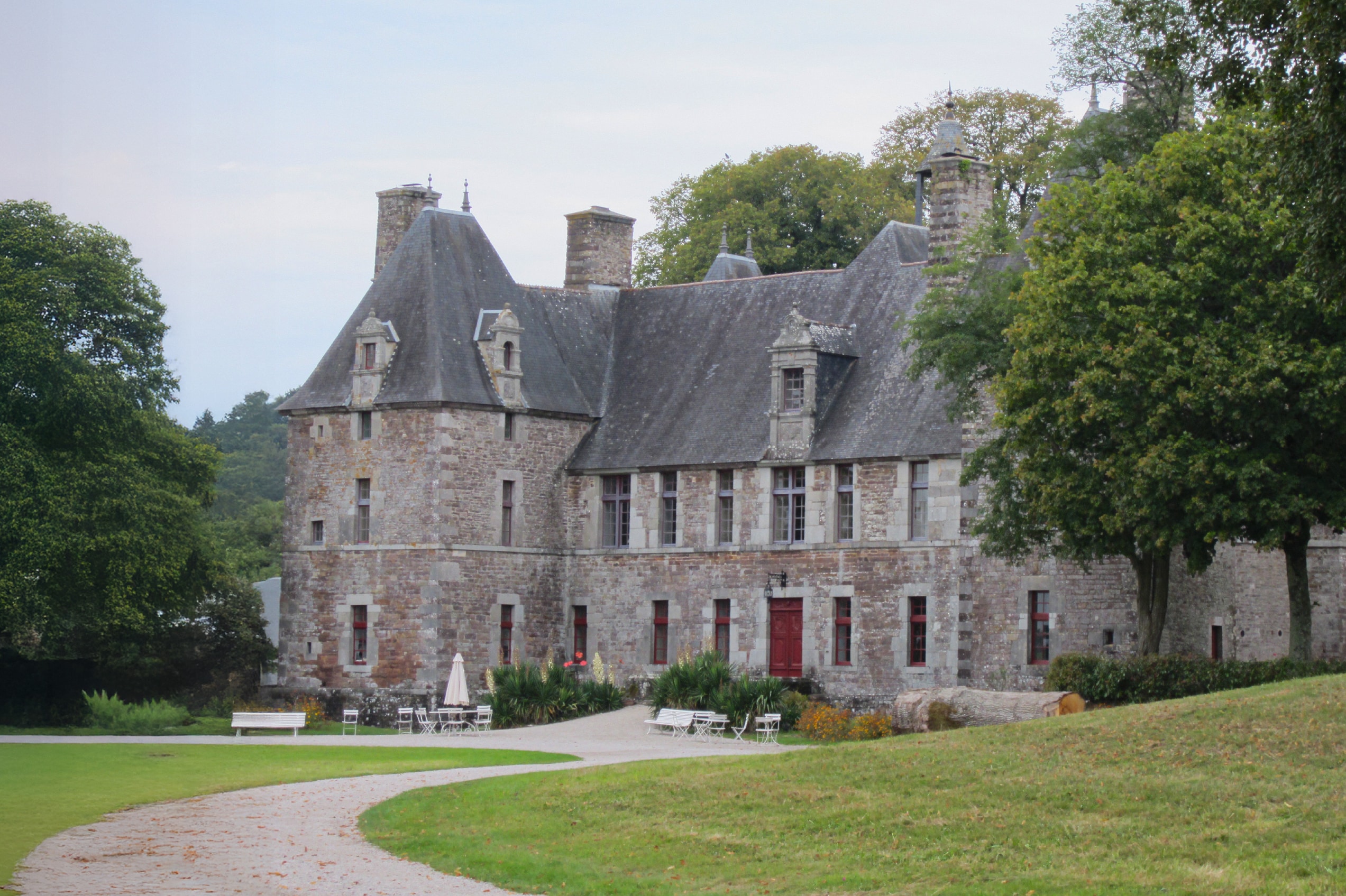 Un grand colloque à Cerisy en hommage à Habib Tengour (13–19 août 2025)